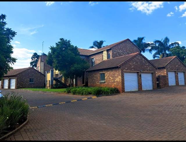 2 BEDROOM APARTMENT FOR SALE IN DIE HOEWES